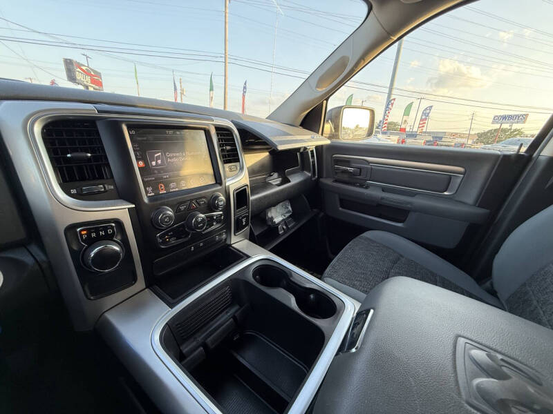 ram ram 1500 pickup 2017 3C6RR6LT0HG584422 image ram ram 1500 pickup 2017 3C6RR6LT0HG584422 image